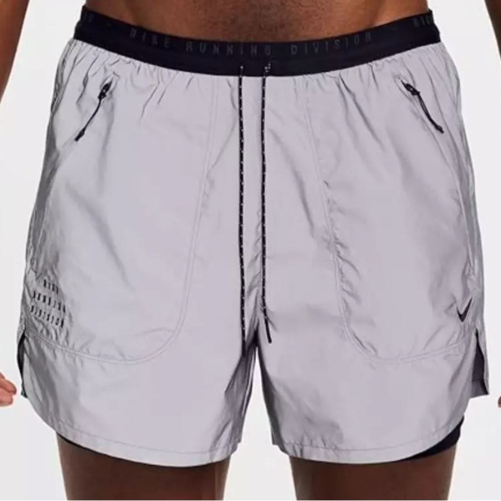 Nike Dri-Fit ADV Run Division 4" Shorts Reflective Silver FZ1123-035 Men’s Sz S